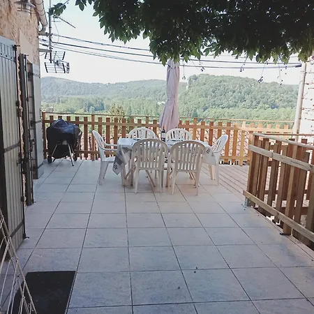 Maison Les Glycines בית נופש