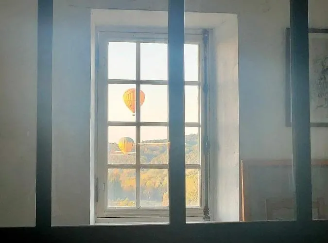 Maison Les Glycines بيت للعطل *